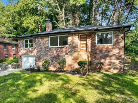 2885 Dale Creek Dr NW, Atlanta, GA 30318
