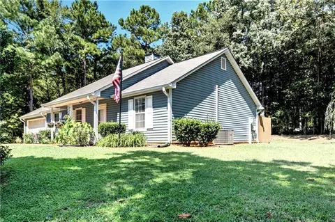 Exterior - 210 Steele Branch Ct, Hampton, GA 30228 photo 4 of 15