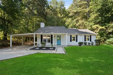 319 Chimney Trace Dr, Winder, GA 30680