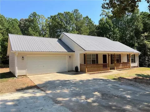 35 Lake Pines Ct, Covington, GA 30014
