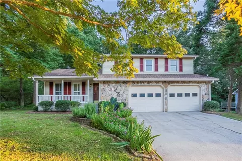 50 Oakridge Dr, Ellenwood, GA 30294