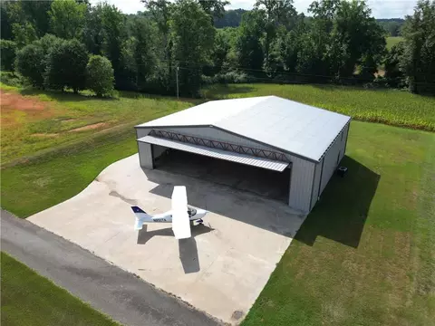 807 Sewell Rd, Lavonia, GA 30553
