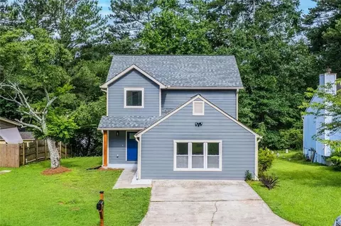 597 Woodcrest Manor Dr, Stone Mountain, GA 30083