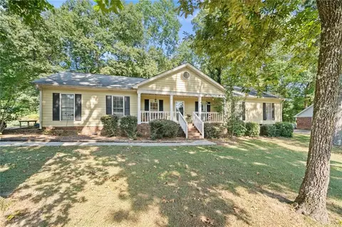 2433 Hidden Ln, Snellville, GA 30078