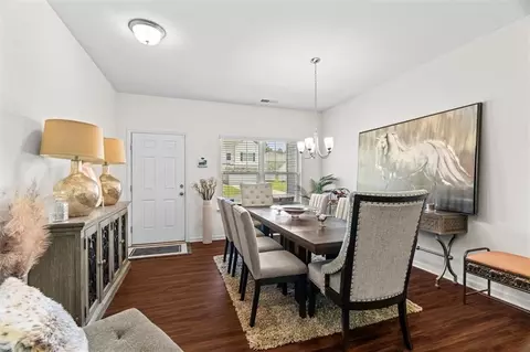 Dining - 586 Collington Cir, Dalton, GA 30721 photo 2 of 3