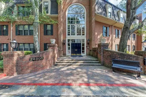 24218 Plantation Dr NE #218, Atlanta, GA 30324