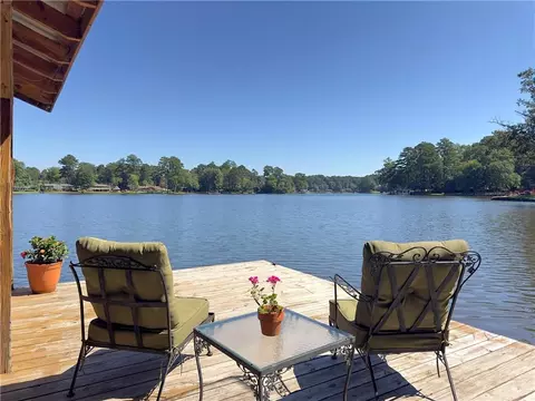 2946 Jodeco Dr, Jonesboro, GA 30236