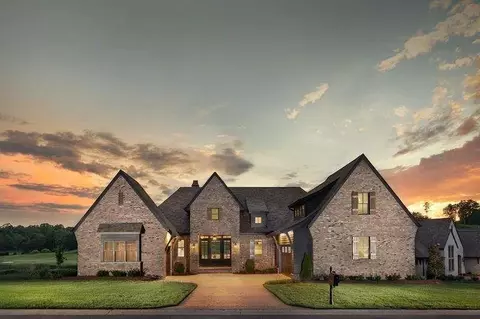 2655 Club Dr, Gainesville, GA 30506