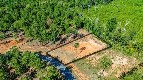 147 Falls Ln NE, Milledgeville, GA 31061