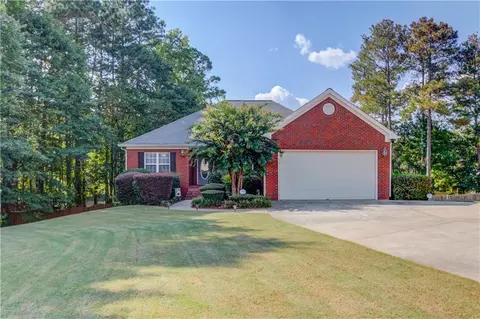 3865 Weeping Willow Ln, Loganville, GA 30052