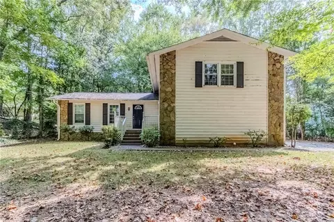 1075 Forest Heights Rd, Stone Mountain, GA 30083