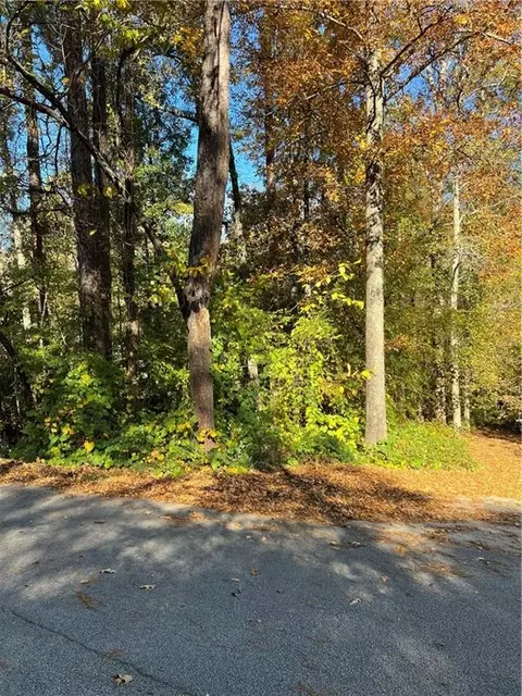 130 Valley Dr, Stockbridge, GA 30281