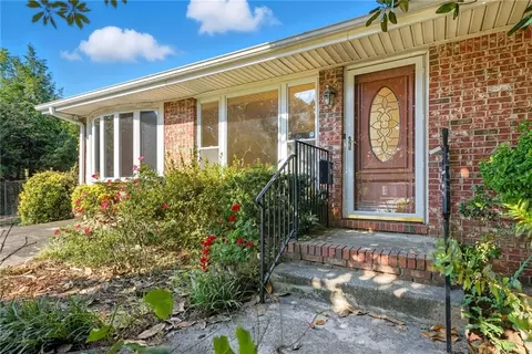 105 Mercer Ct, Jonesboro, GA 30236
