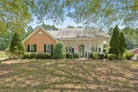 1204 Foxcreek Dr, Mcdonough, GA 30252