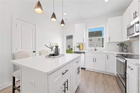 Kitchen - 170 Chandler Trce, Covington, GA 30016 photo 2 of 2