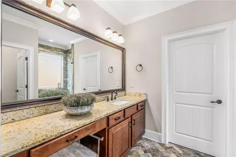 Bath - 580 Grimsby Ct, Suwanee, GA 30024 photo 3 of 6