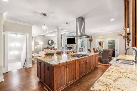 Kitchen - 580 Grimsby Ct, Suwanee, GA 30024 photo 4 of 5