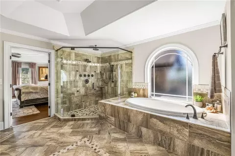 Bath - 580 Grimsby Ct, Suwanee, GA 30024 photo 1 of 6