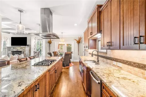 Kitchen - 580 Grimsby Ct, Suwanee, GA 30024 photo 3 of 5