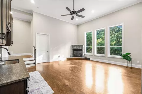 Living - 580 Grimsby Ct, Suwanee, GA 30024 photo 4 of 4