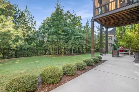 Exterior - 580 Grimsby Ct, Suwanee, GA 30024 photo 4 of 13