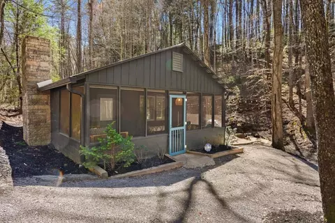 694 Misty Mountain Trl, Morganton, GA 30560