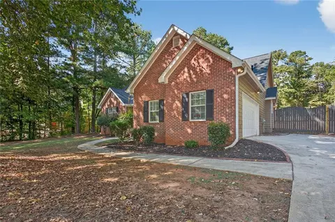 210 Riveredge Way, Mcdonough, GA 30252