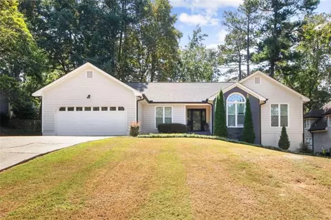 215 Pine Branch Dr, Stockbridge, GA 30281