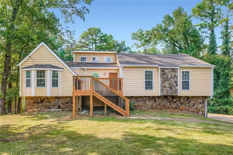 740 Post Road Trce, Stone Mountain, GA 30088