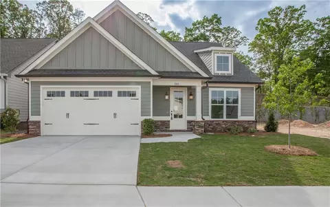 388 Maple View Dr, Carrollton, GA 30117