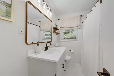 Bath - 2901 Ringle Rd, Chamblee, GA 30341 photo 2 of 3