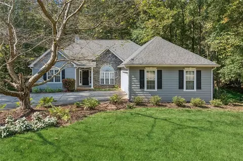 1060 Regency Park Dr, Braselton, GA 30517