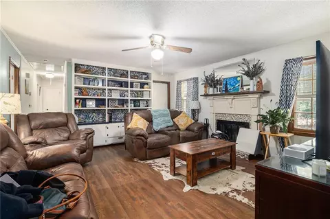 125 Kay Cir, Covington, GA 30014 photo 9