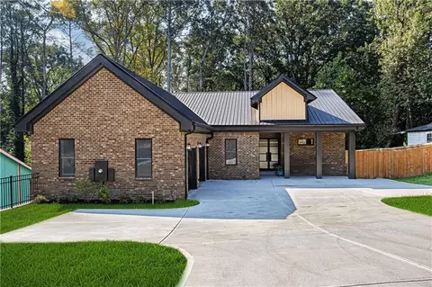 717 Caribbean Dr, Forest Park, GA 30297