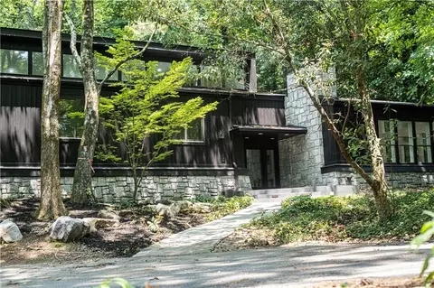 4377 Paran Pl NW, Atlanta, GA 30327