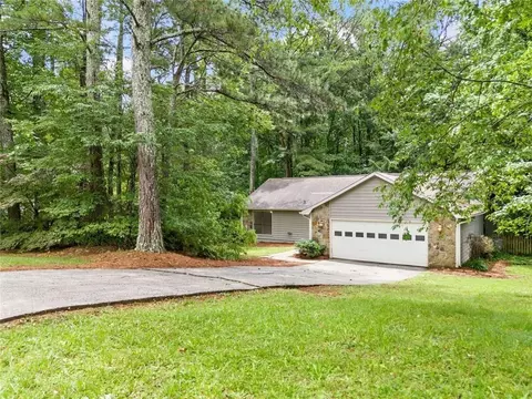 845 Creek Trl NW, Kennesaw, GA 30144