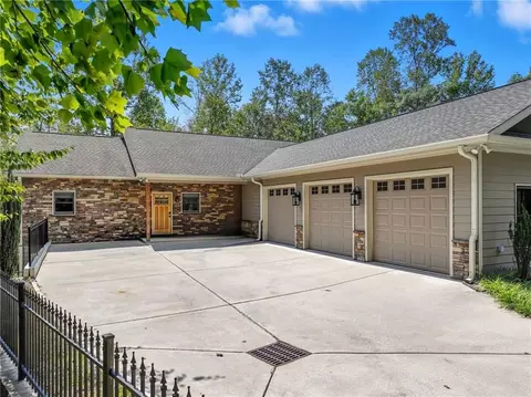 505 Mill Cove Dr, Dahlonega, GA 30533