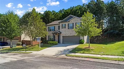 816 Lake Chase, Fairburn, GA 30213