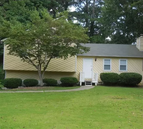 3095 Barrett Ct, Powder Springs, GA 30127