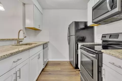 506 Barrington Hill Dr, Atlanta, GA 30350
