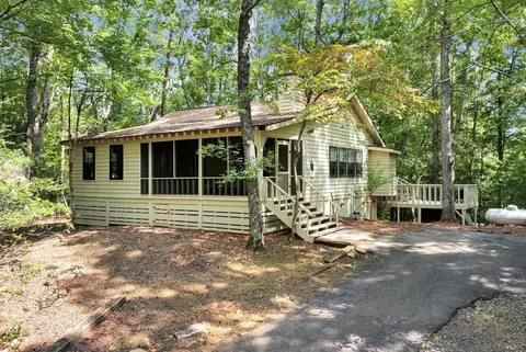 66 Indian Trl, Sautee Nacoochee, GA 30571