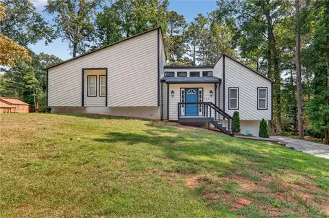 783 Lost Creek Cir, Stone Mountain, GA 30088