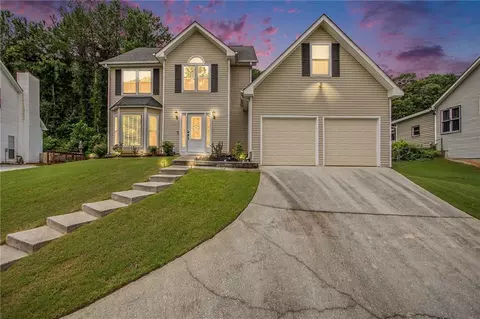 851 Louisa Ln, Lithonia, GA 30058