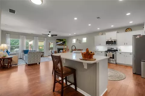 Kitchen - 205 Willowbrook Dr SE, Calhoun, GA 30701 photo 4 of 4