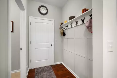 Entry Way - 205 Willowbrook Dr SE, Calhoun, GA 30701 photo 4 of 4