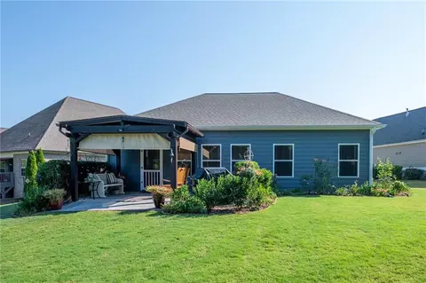 Exterior - 205 Willowbrook Dr SE, Calhoun, GA 30701 photo 6 of 9