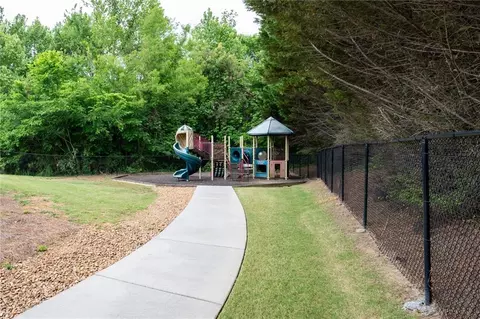 Exterior - 205 Willowbrook Dr SE, Calhoun, GA 30701 photo 8 of 9