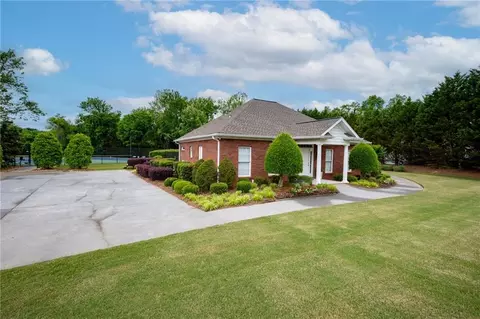 Exterior - 205 Willowbrook Dr SE, Calhoun, GA 30701 photo 9 of 9