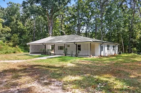 3990 Pine Hill Dr, Douglasville, GA 30135