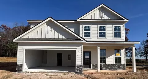 141 Annie Ln, Statham, GA 30666
